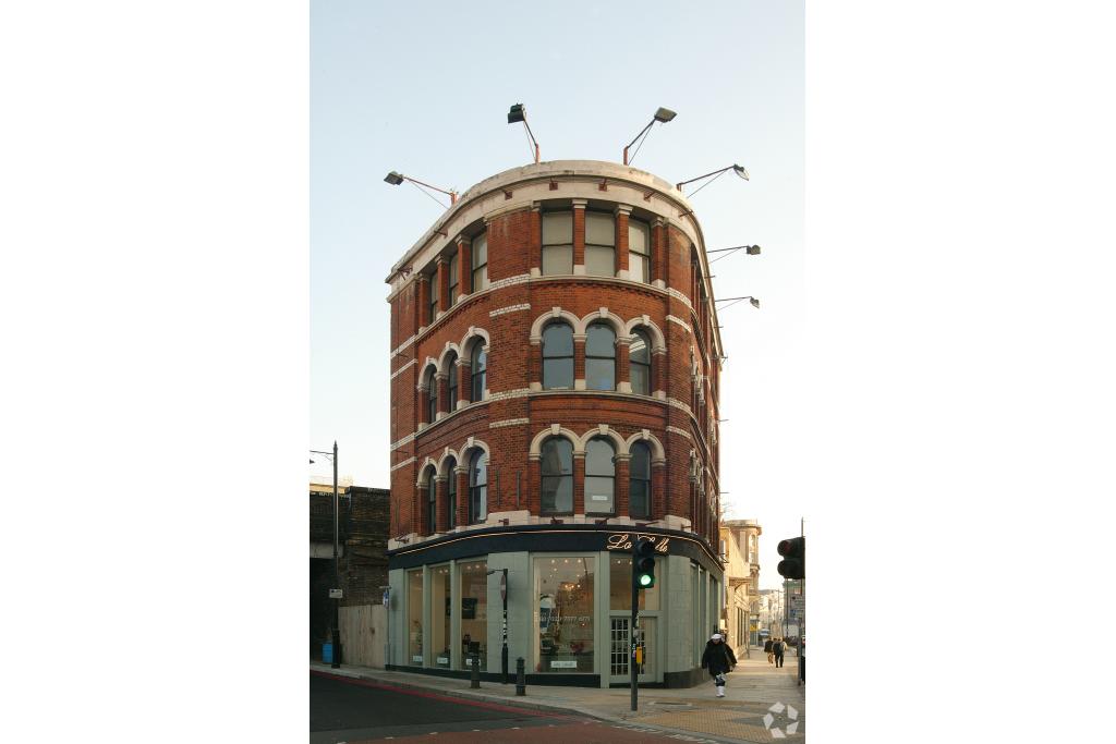 £65,000 per annum – 10A Great Eastern St – 1,538 sq ft Retail Space for Lease