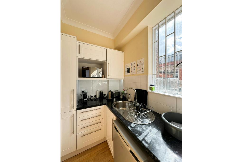 £32.50 per sq ft – 46 Great Eastern St – 3,865 sq ft Office Space for Lease