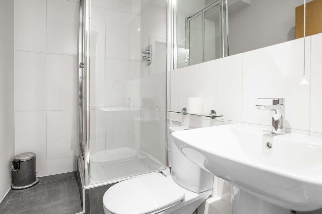 £45.00/Sq ft – 1-3 Luke St – Office Unit – 1,050 sq ft Available