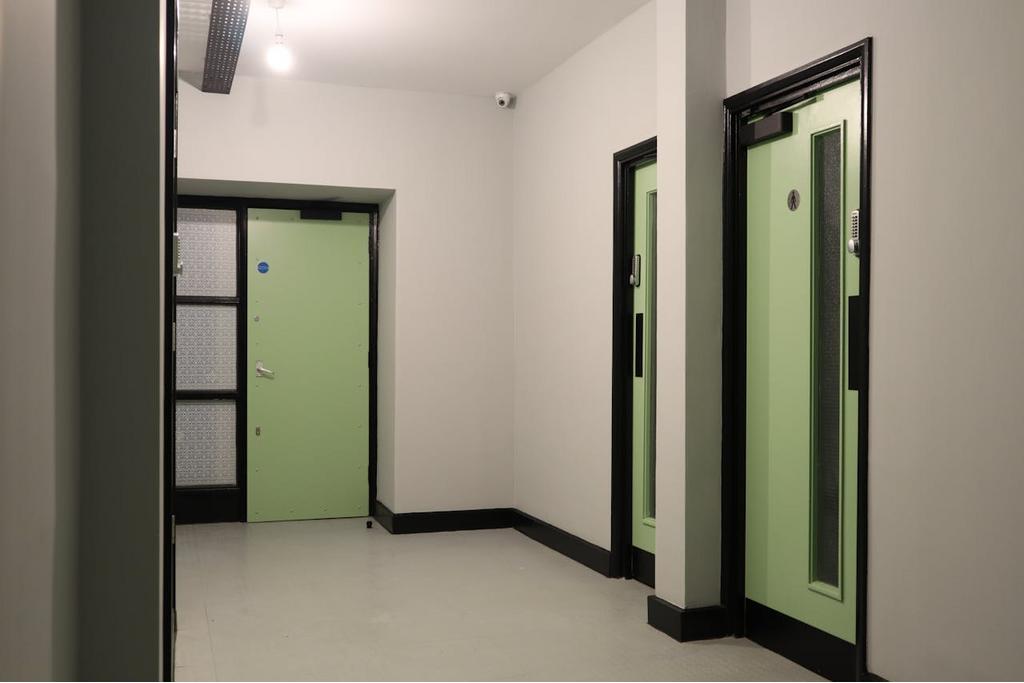 £39.50/Sq ft – 65 Rivington St – 1,020 sq ft Available