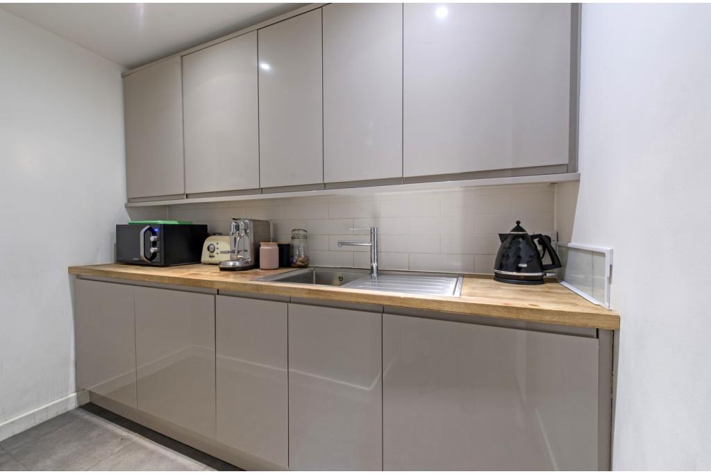 Holywell Ln – Mixed-Use Retail/Office Space for Lease – Shoreditch, London