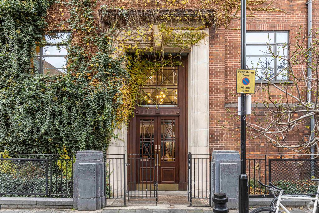 81 Rivington St, London EC2A 3AY – Office Space for Lease