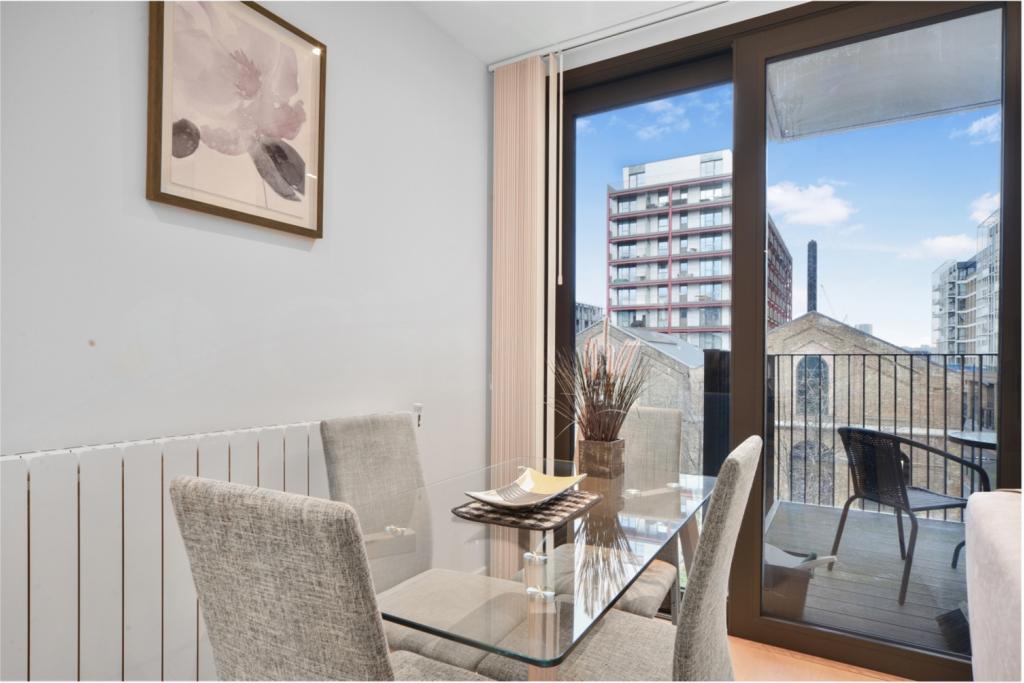 £450,000 Offers in Excess of – 1 Bedroom Apartment for Sale in Royal Arsenal Riverside