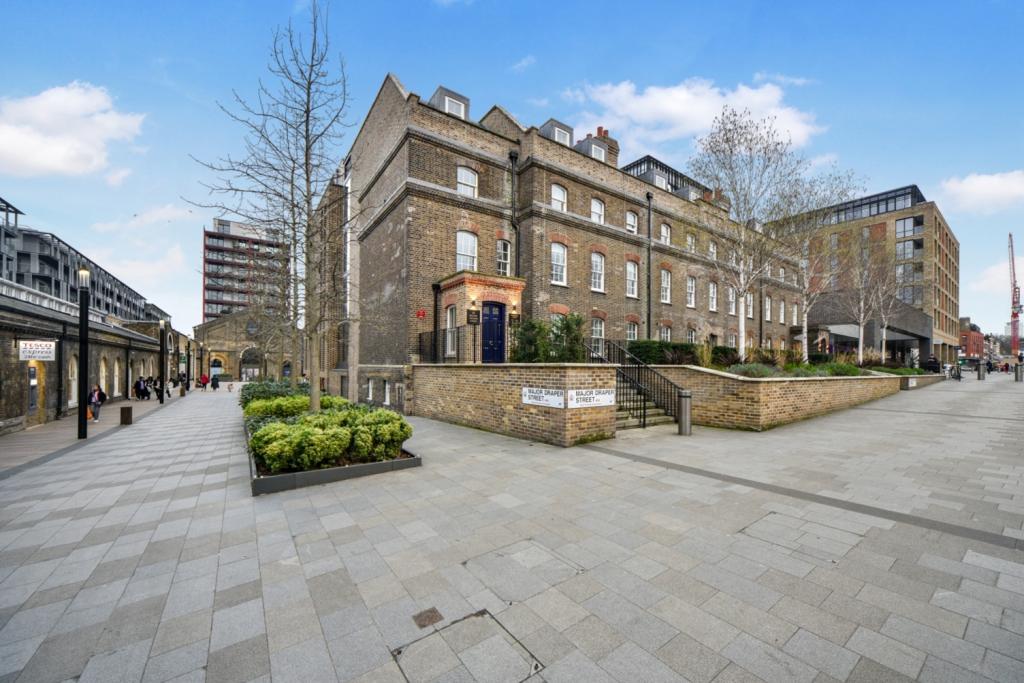£450,000 Offers in Excess of – 1 Bedroom Apartment for Sale in Royal Arsenal Riverside