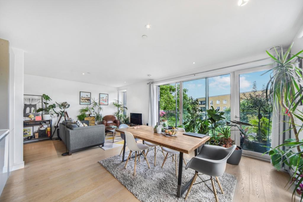 £750,000 Offers in Excess of – 2 Bedroom Apartment for Sale in Trafalgar Place