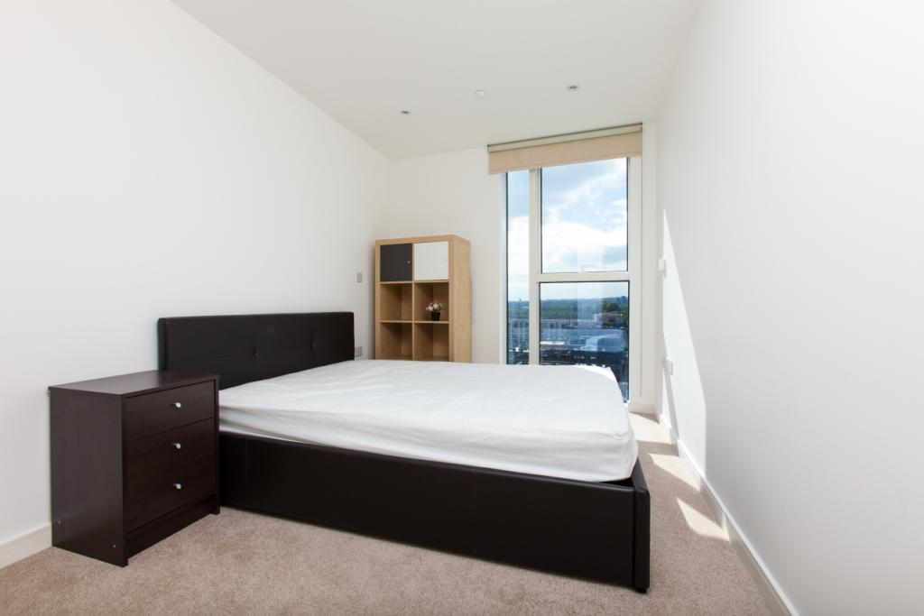 £550,000 Offers in Excess of – 2 Bedroom Apartment for Sale in Residence Tower, Woodberry Down
