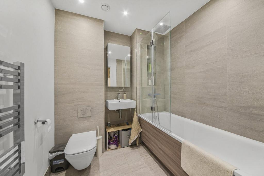 £345,000 Asking Price – 1 Bedroom Apartment for Sale in Reverence House, Colindale Gardens,