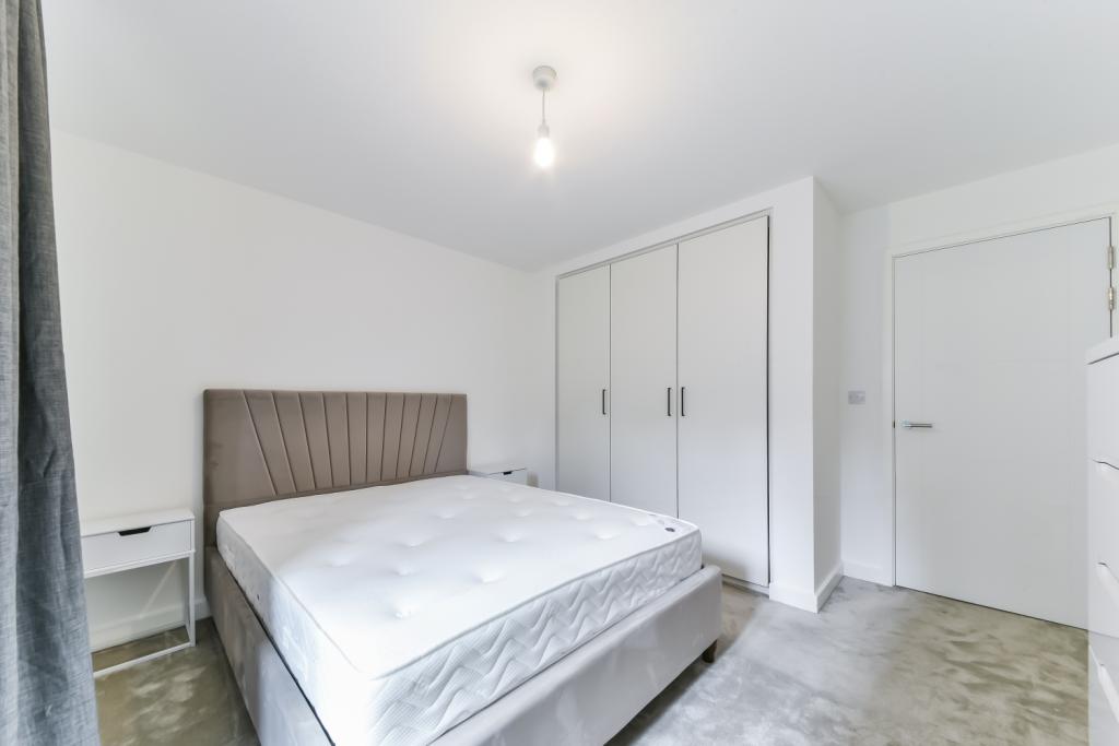 Beaufort Square – 1 Bedroom Apartment for Sale – £350,000 Guide Price – Colindale, London