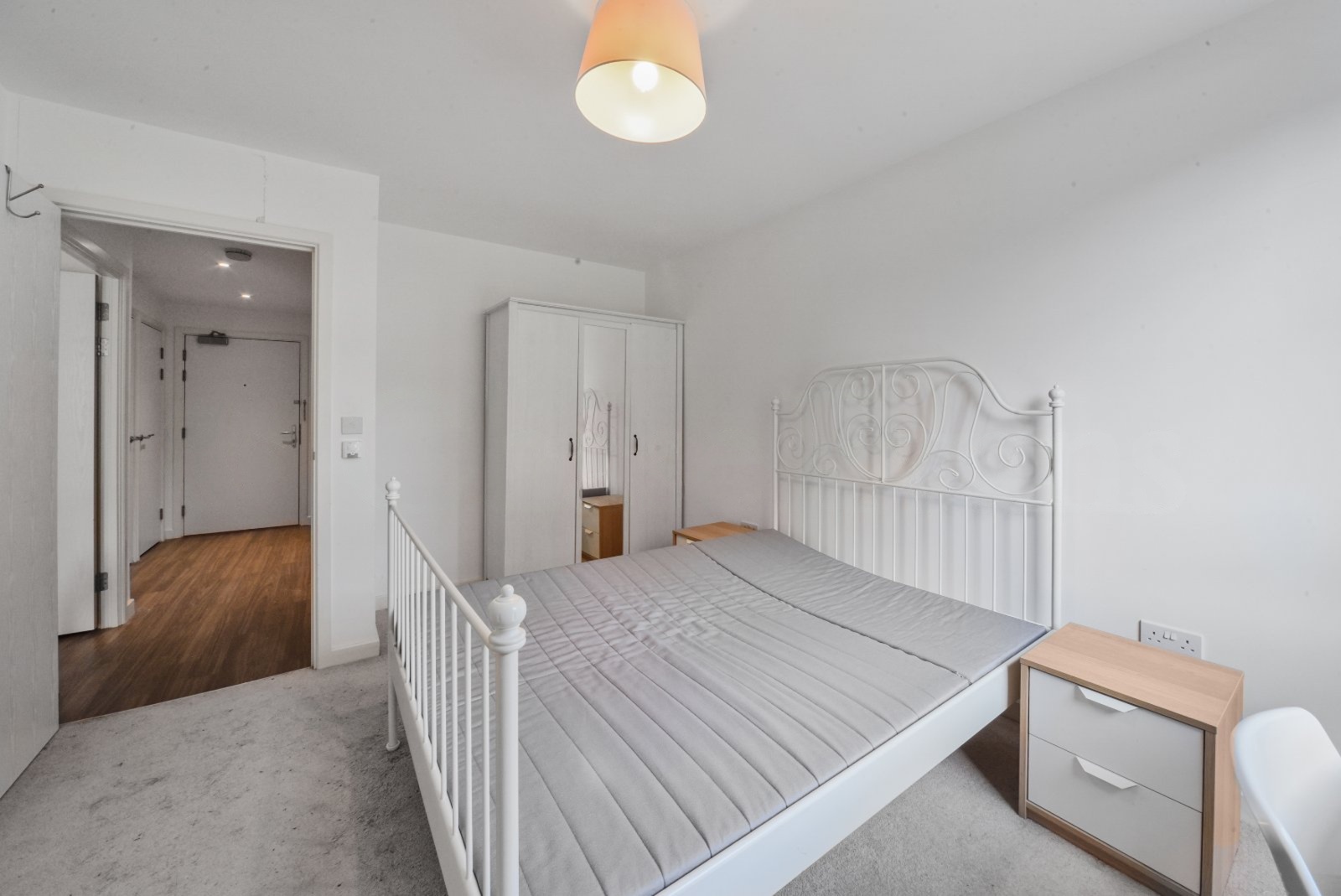 Naomi Street – 1 Bedroom Apartment for Sale – £370,000 Asking Price – Surrey Quays, London