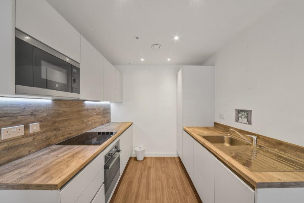 Naomi Street – 1 Bedroom Apartment for Sale – £370,000 Asking Price – Surrey Quays, London