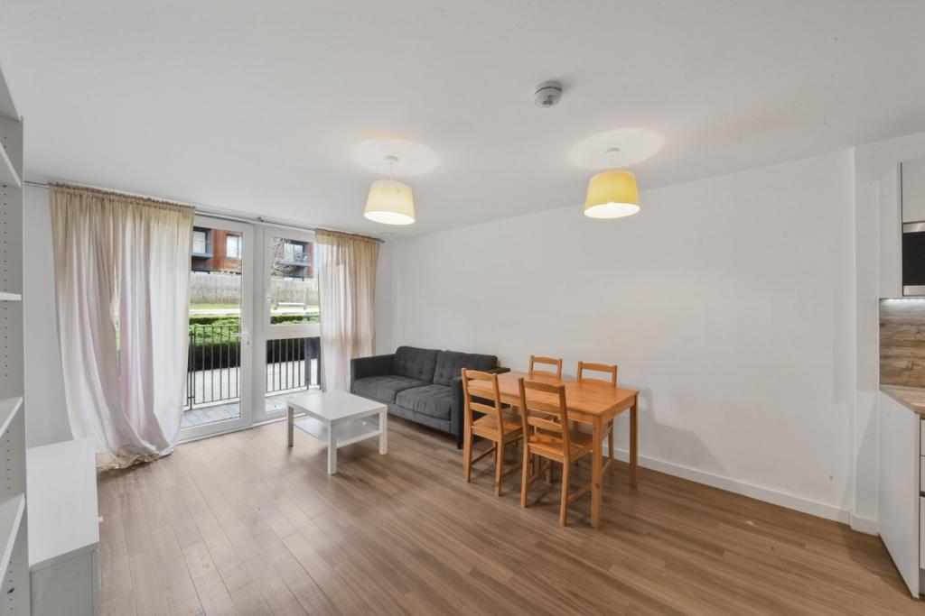 Naomi Street – 1 Bedroom Apartment for Sale – £370,000 Asking Price – Surrey Quays, London