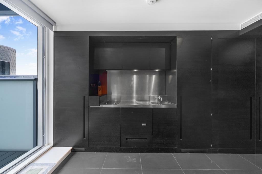 Pan Peninsula Square – Studio Apartment for Sale – £280,000 Asking Price – Canary Wharf,