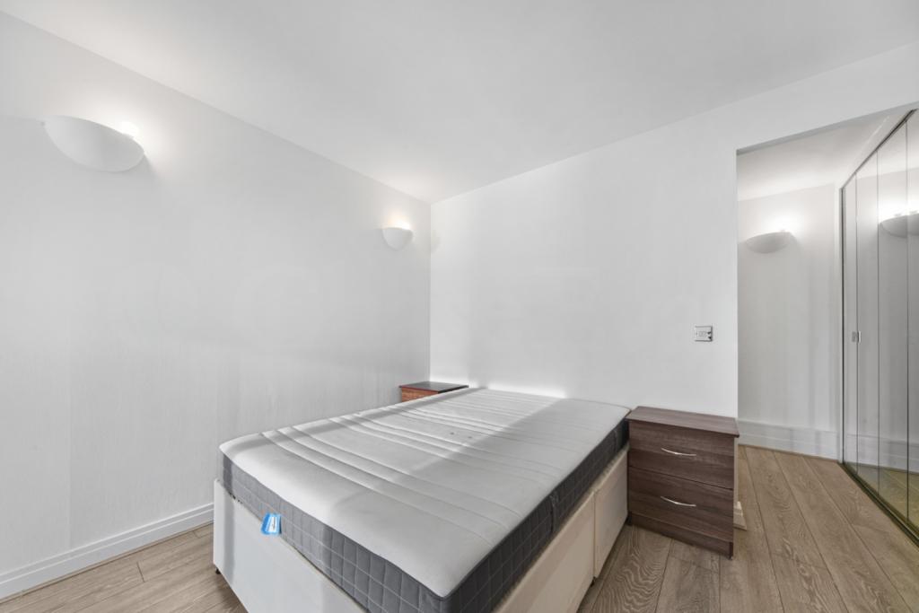 Burrells Wharf Square – 2 Bedroom Apartment for Sale – £480,000 Offers in Excess of