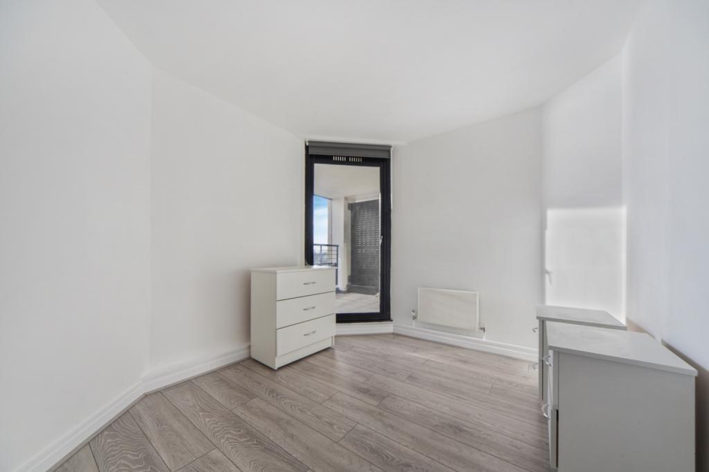 Burrells Wharf Square – 2 Bedroom Apartment for Sale – £480,000 Offers in Excess of