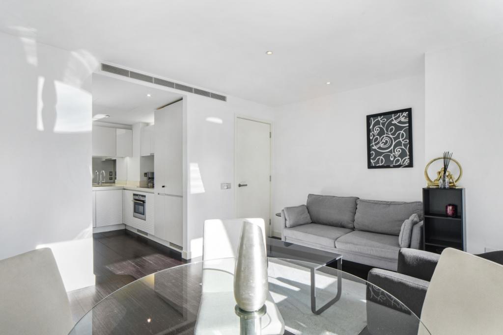 Pan Peninsula Square, Canary Wharf, London, E14