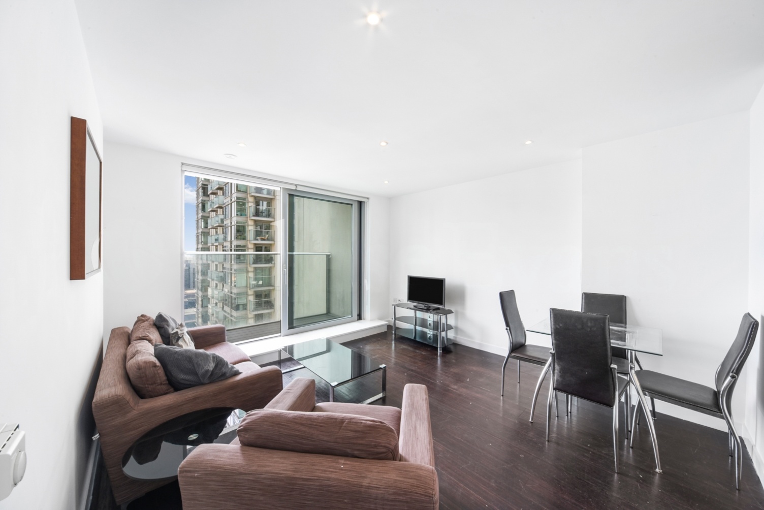 1 Bedroom Apartment for Sale – Pan Peninsula, Canary Wharf, E14 – £385,000