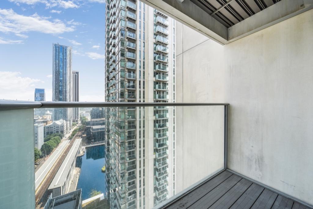 1 Bedroom Apartment for Sale – Pan Peninsula, Canary Wharf, E14 – £385,000