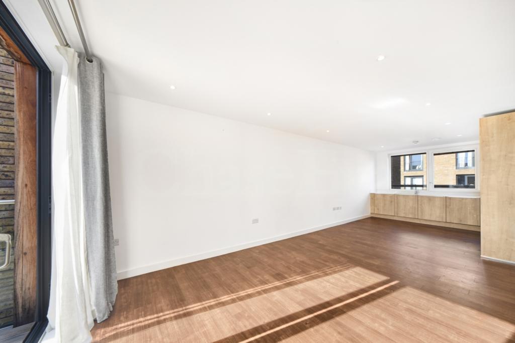 2 Bedroom Apartment for Sale – Marine Wharf, Surrey Quays, SE16 – £550,000