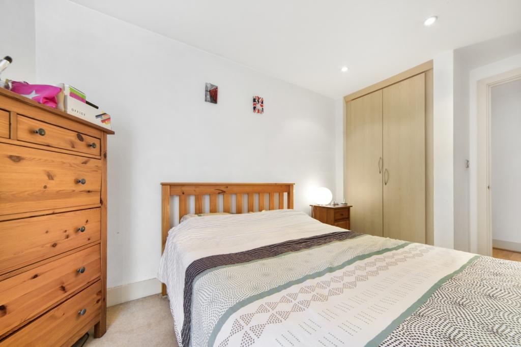 1 Bedroom Apartment for Sale – Crews Street, Docklands, E14 – £360,000