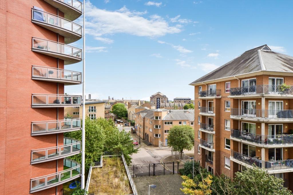 1 Bedroom Apartment for Sale – Crews Street, Docklands, E14 – £360,000
