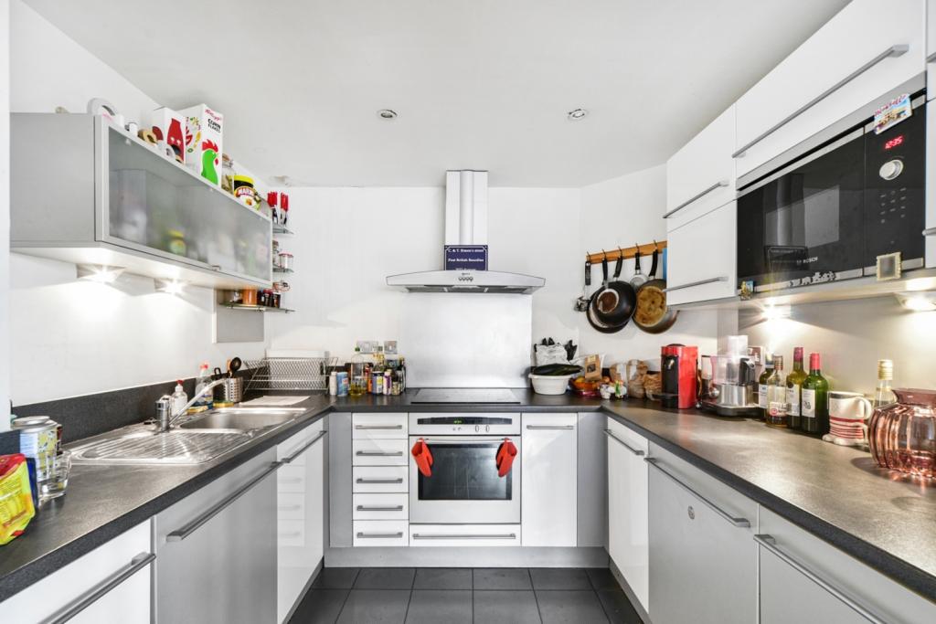 1 Bedroom Apartment for Sale – Crews Street, Docklands, E14 – £360,000