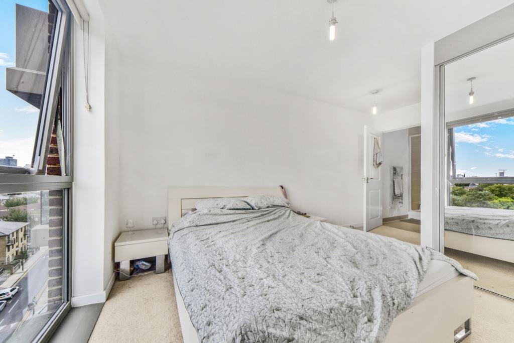 2 Bedroom Apartment for Sale –Bootmakers Court, Ben Jonson Road,Stepney Green, London