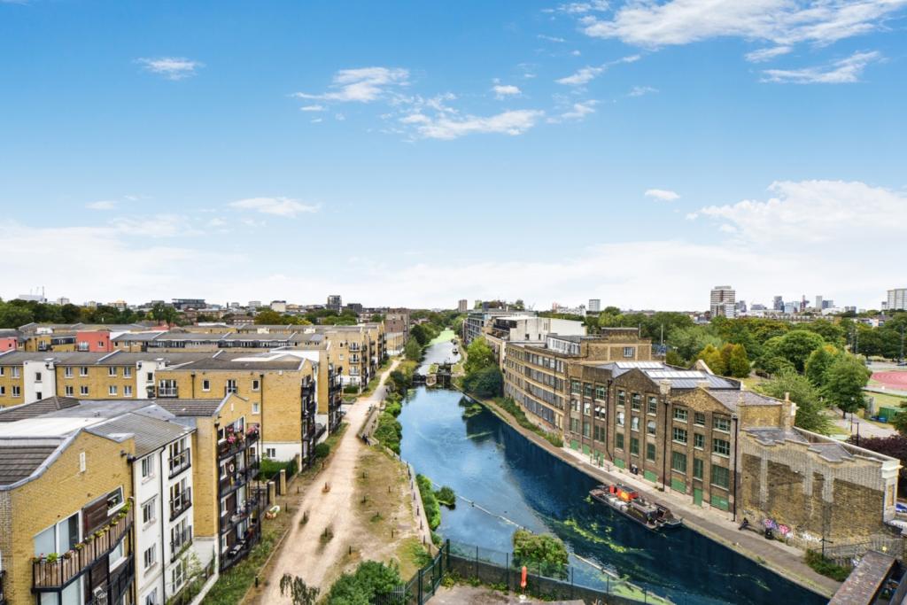 2 Bedroom Apartment for Sale –Bootmakers Court, Ben Jonson Road,Stepney Green, London