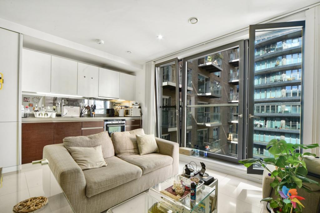 Studio Apartment for Sale – Baltimore Wharf, Canary Wharf, London, E14 – £300,000