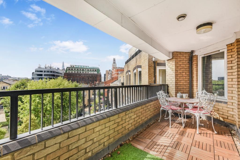 2 Bedroom Apartment for Sale – Hooper Square, Aldgate, London, E1 – £650,000