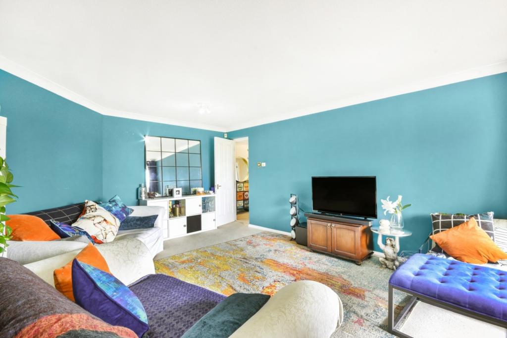 2 Bedroom Apartment for Sale – Hooper Square, Aldgate, London, E1 – £650,000