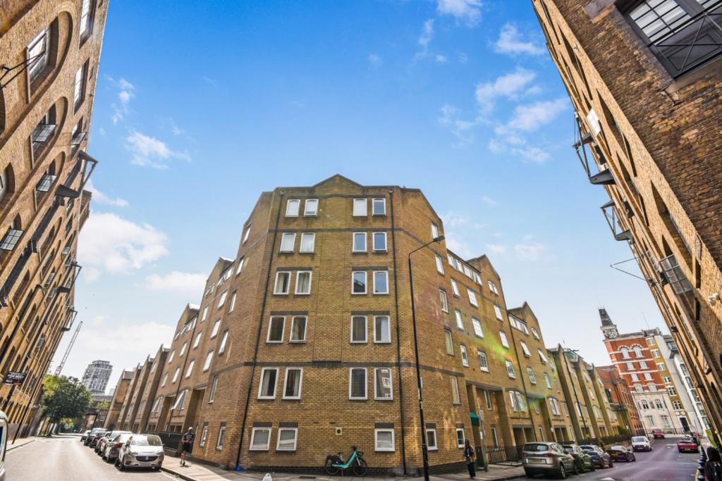 2 Bedroom Apartment for Sale – Hooper Square, Aldgate, London, E1 – £650,000