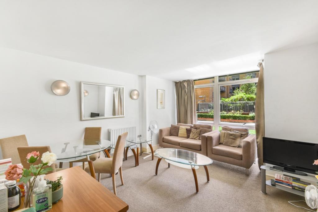 1 Bedroom Apartment for Sale – Cassilis Road, Canary Wharf, London, E14 – £345,000