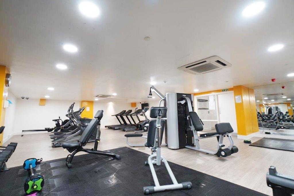 1 Bedroom Apartment for Sale – Cassilis Road, Canary Wharf, London, E14 – £345,000