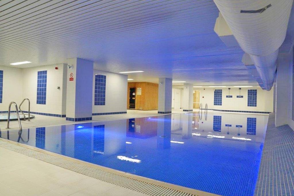 1 Bedroom Apartment for Sale – Cassilis Road, Canary Wharf, London, E14 – £345,000