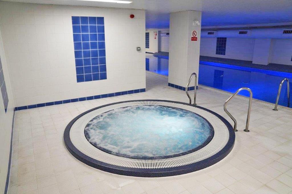 1 Bedroom Apartment for Sale – Cassilis Road, Canary Wharf, London, E14 – £345,000