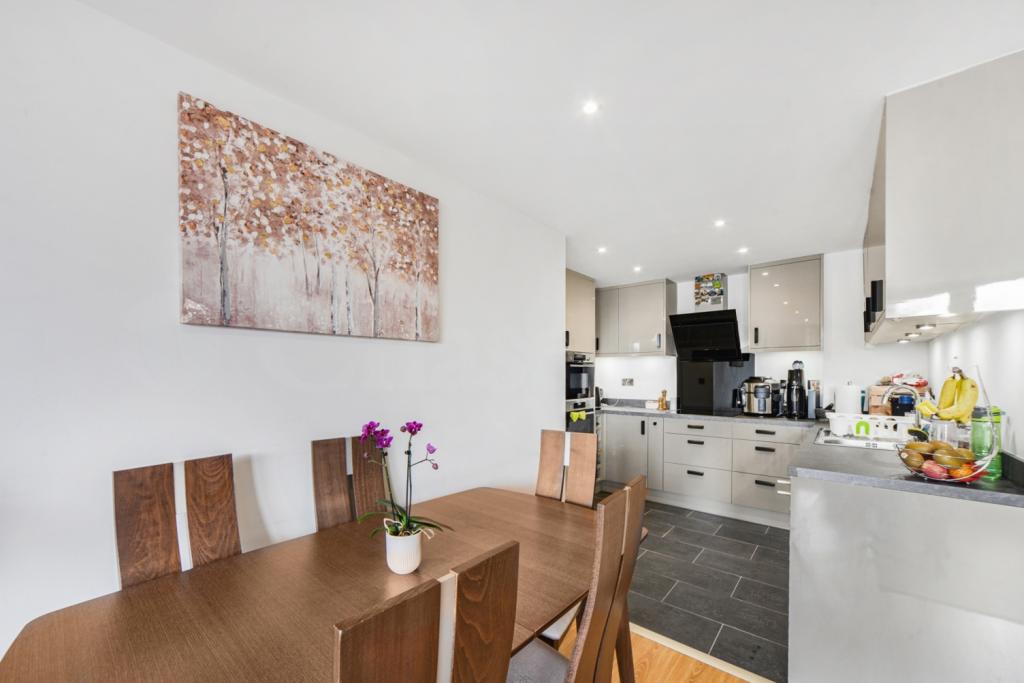 2 Bedroom Apartment for Sale – The Odyssey, Crews Street, Canary Wharf, London, E14 – £525,000