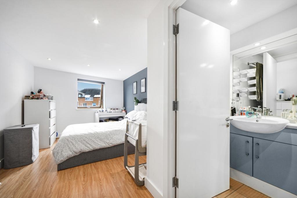 2 Bedroom Apartment for Sale – The Odyssey, Crews Street, Canary Wharf, London, E14 – £525,000