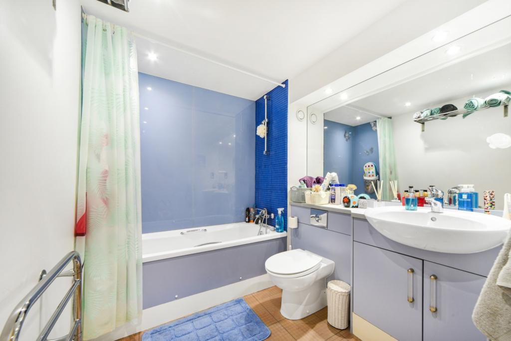 2 Bedroom Apartment for Sale – The Odyssey, Crews Street, Canary Wharf, London, E14 – £525,000