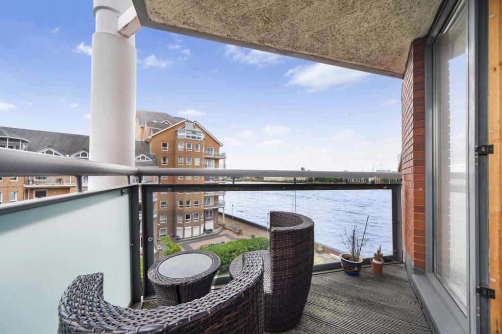 2 Bedroom Apartment for Sale – The Odyssey, Crews Street, Canary Wharf, London, E14 – £525,000