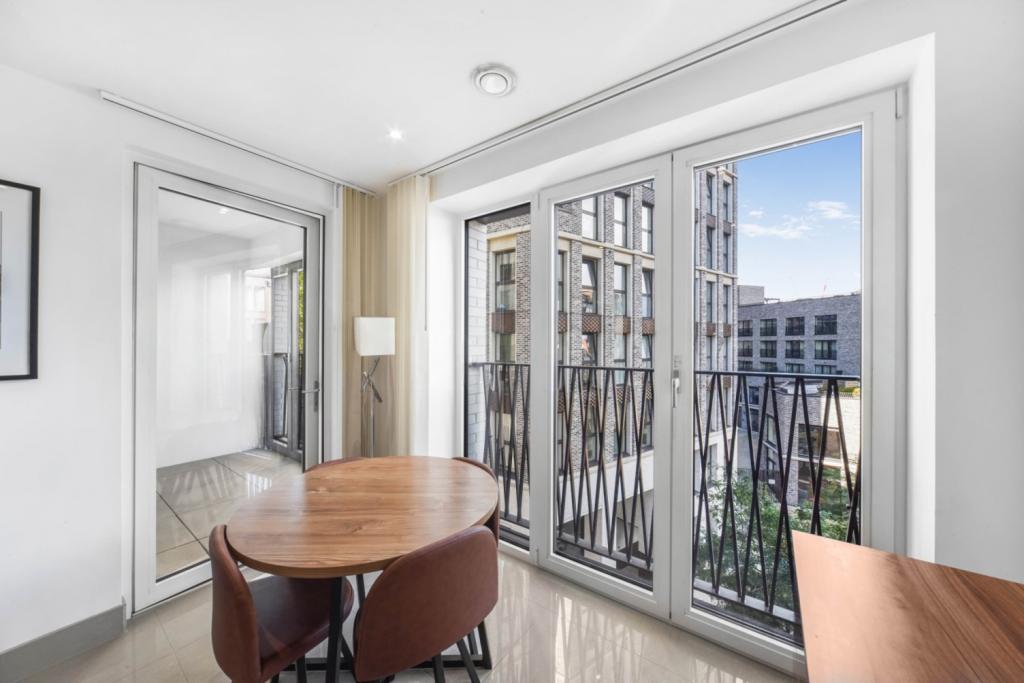 1 Bedroom Apartment for Sale – St Georges Circus, Blackfriars, London, SE1 – £525,000