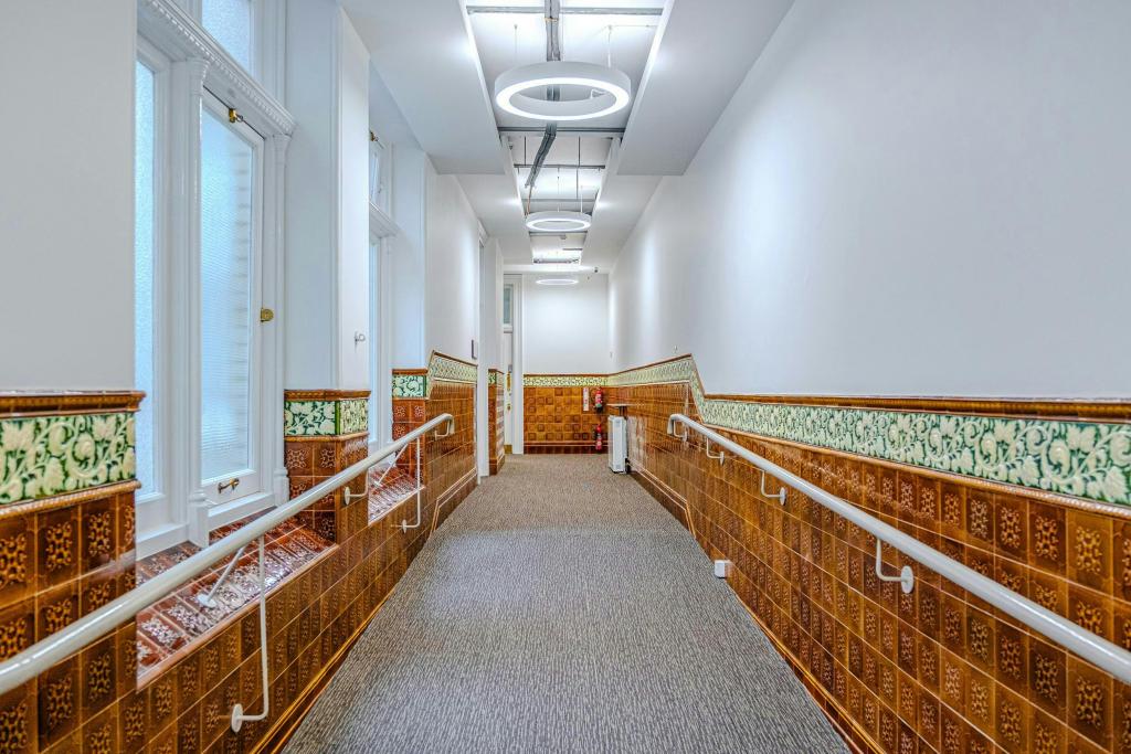 Office Unit – 64-65 London Wall, London EC2M 5TU – For Lease