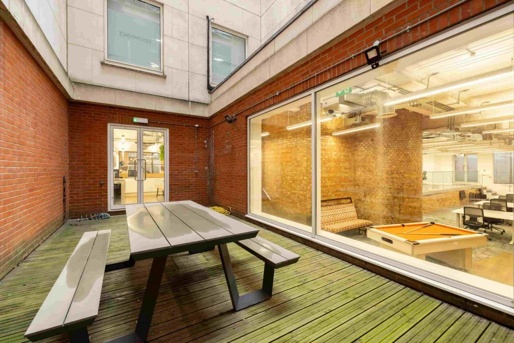 Office Unit – 42 New Broad Street, London EC2M 1JD – For Lease