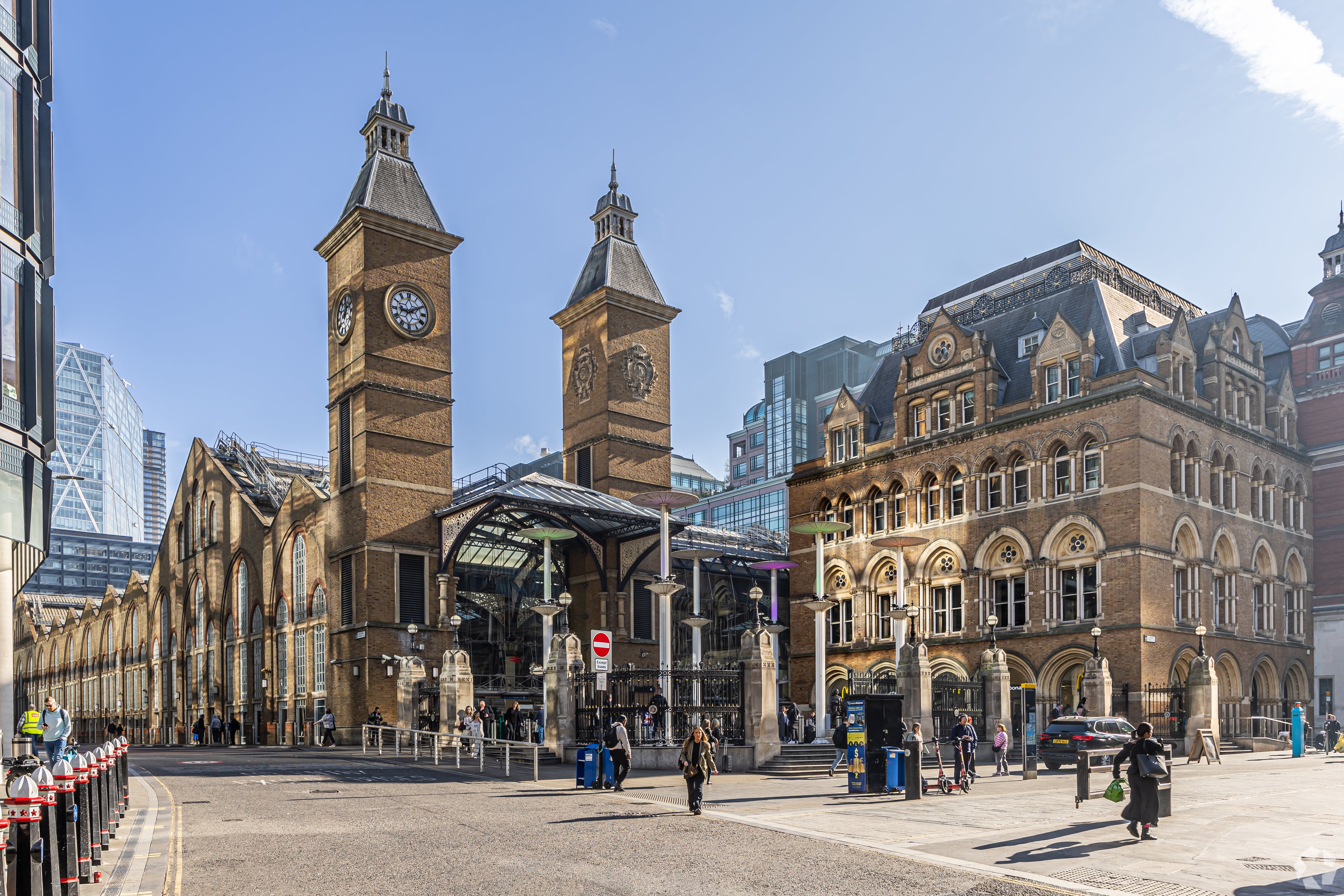 Liverpool Street Station – Shopfront Retail To Let – City of London Submarket, London