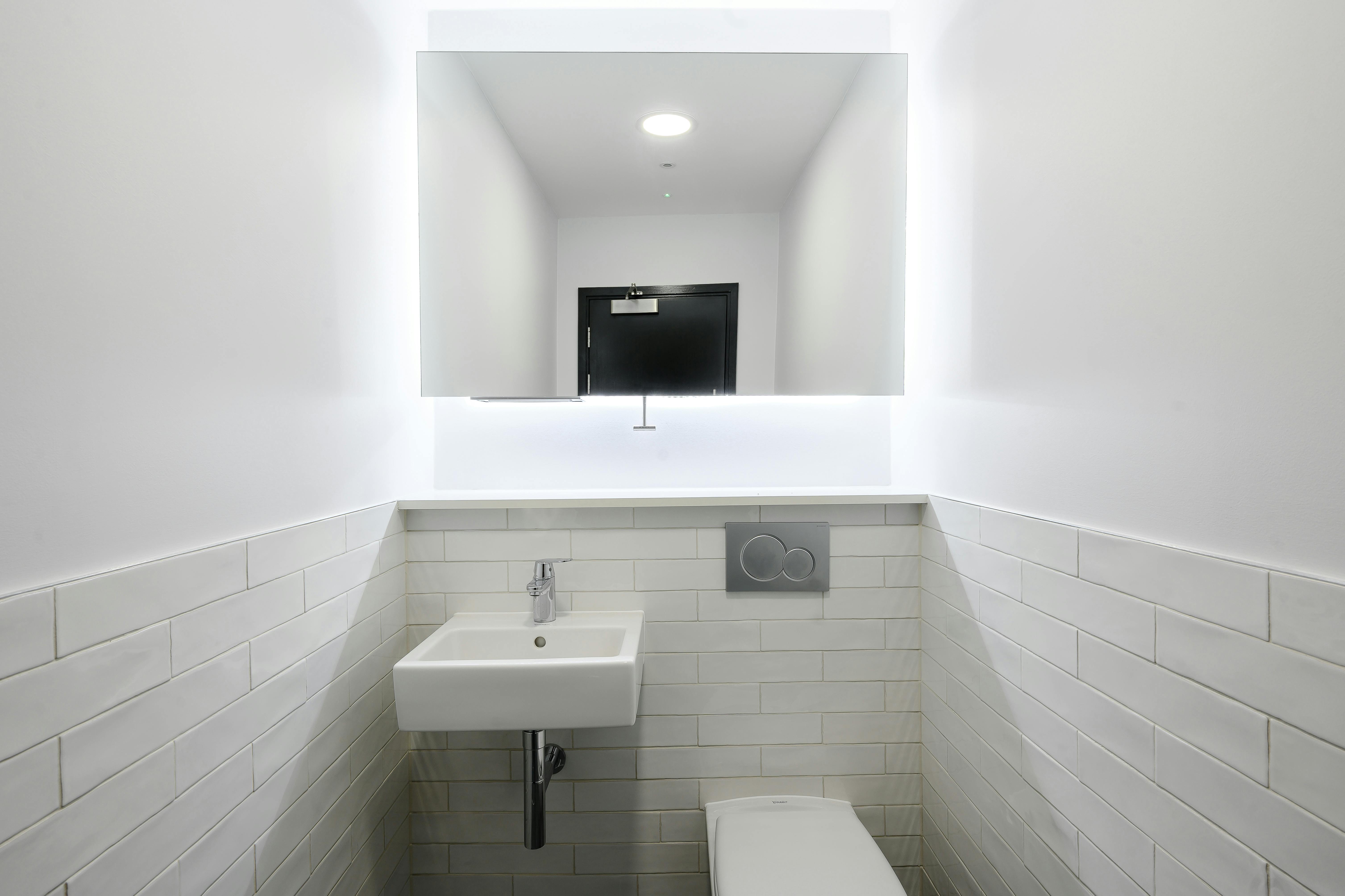 13 Austin Friars – Office Space for Lease – 1,801 sq ft – London EC2N 2HE