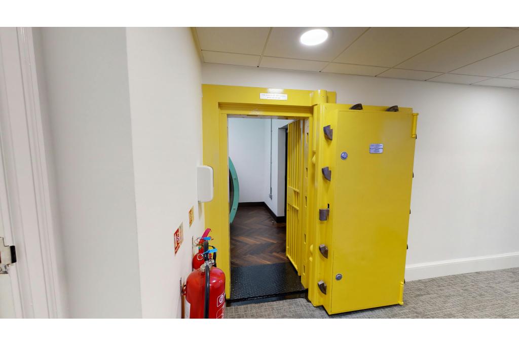 13 Austin Friars – Office Space for Lease – 1,801 sq ft – London EC2N 2HE