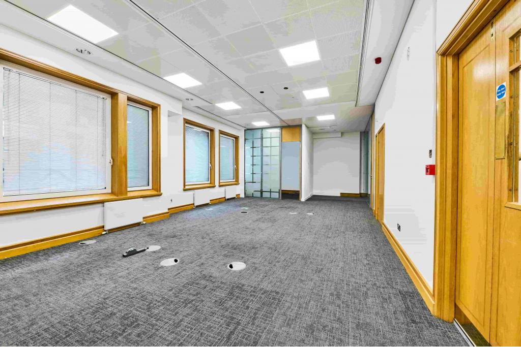 15-17 Throgmorton Avenue–Office Space for Lease–8,070 sq ft–City Core North,London