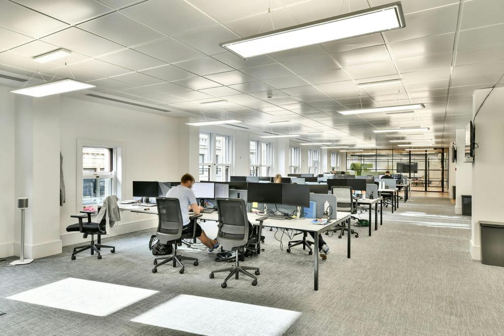 10 Throgmorton Avenue – Office Space for Lease – 25,052 sq ft – City Core North, London