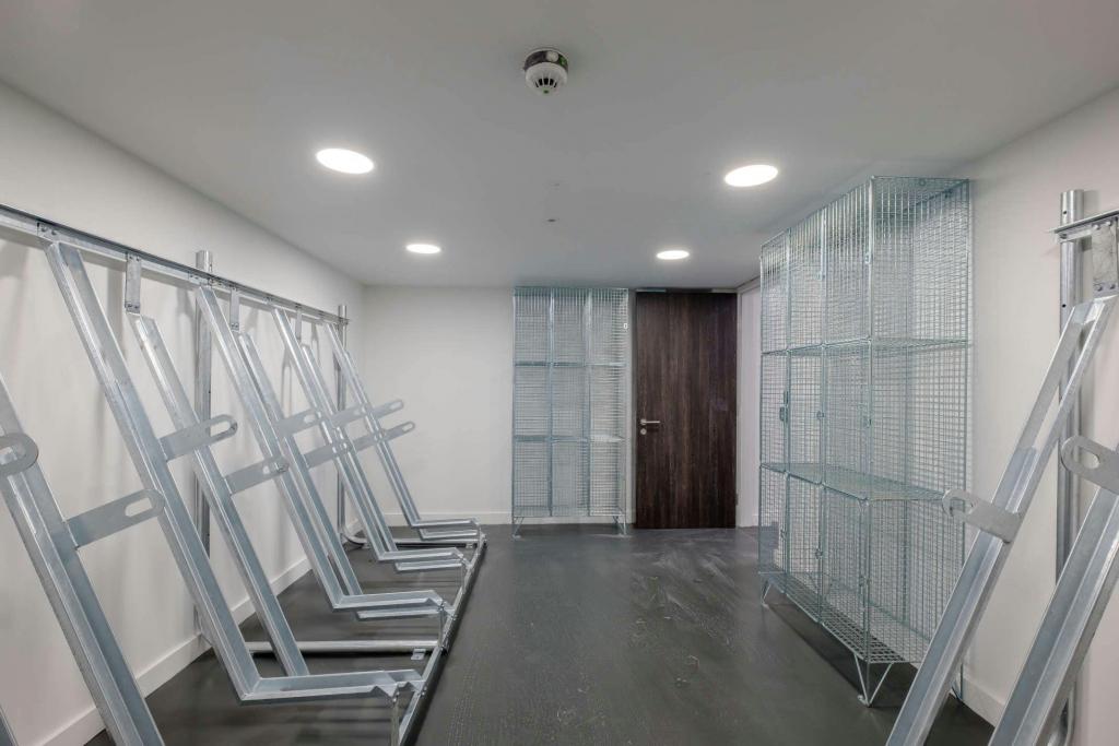 3 Moorgate Place – Office Space for Lease – 2,928 sq ft – City Core North, London