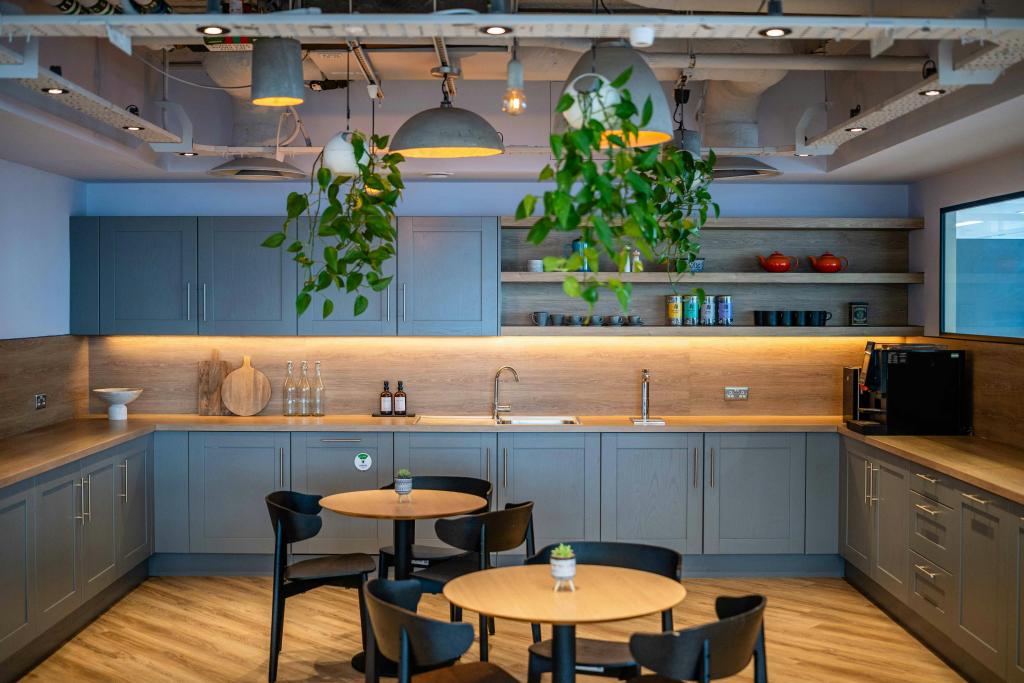 40 Basinghall St – City Tower – Office Space for Lease – City of London, EC2V 5DE