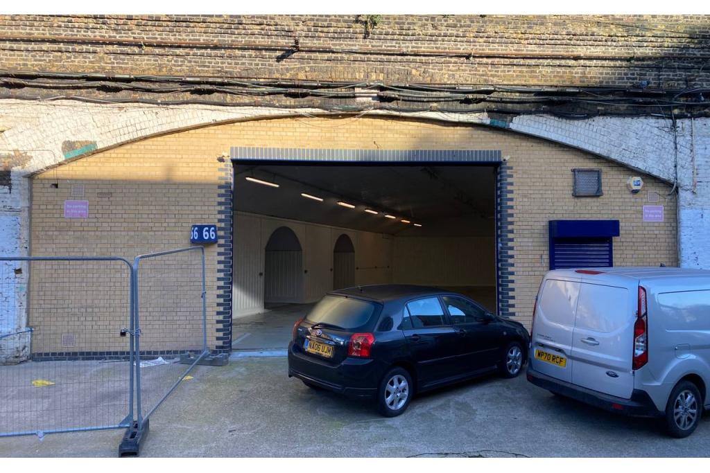 Arches 65 & 66 Vallance Road – Office, Storage & Light Industrial Space – 5,932 sq ft